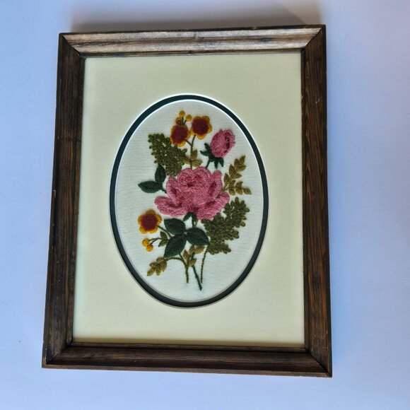 Vintage Framed Floral Embroidery – Oval Pink Rose Floral Embroidery Painting - Picture 2 of 5
